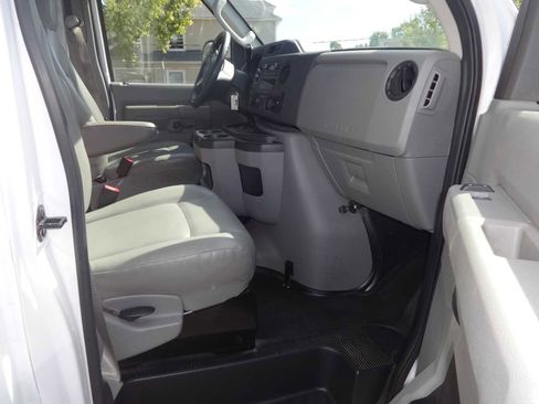 Used 2024 Ford E-450 and Econoline 450 Super Duty w/ Power Windows & Locks Group image 9