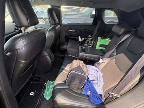 Used 2020 Jeep Cherokee Latitude Plus image 13