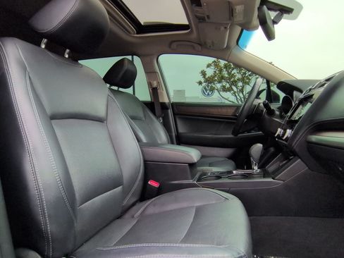Used 2018 Subaru Outback 2.5i Limited AWD/4WD image 25