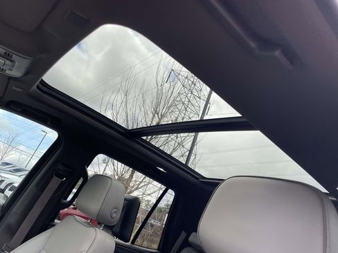 Used 2021 GMC Yukon SLT w/ SLT Premium Package image 20