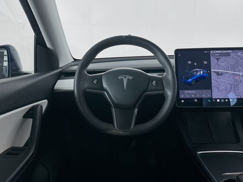 Used 2021 Tesla Model Y Long Range AWD/4WD image 16