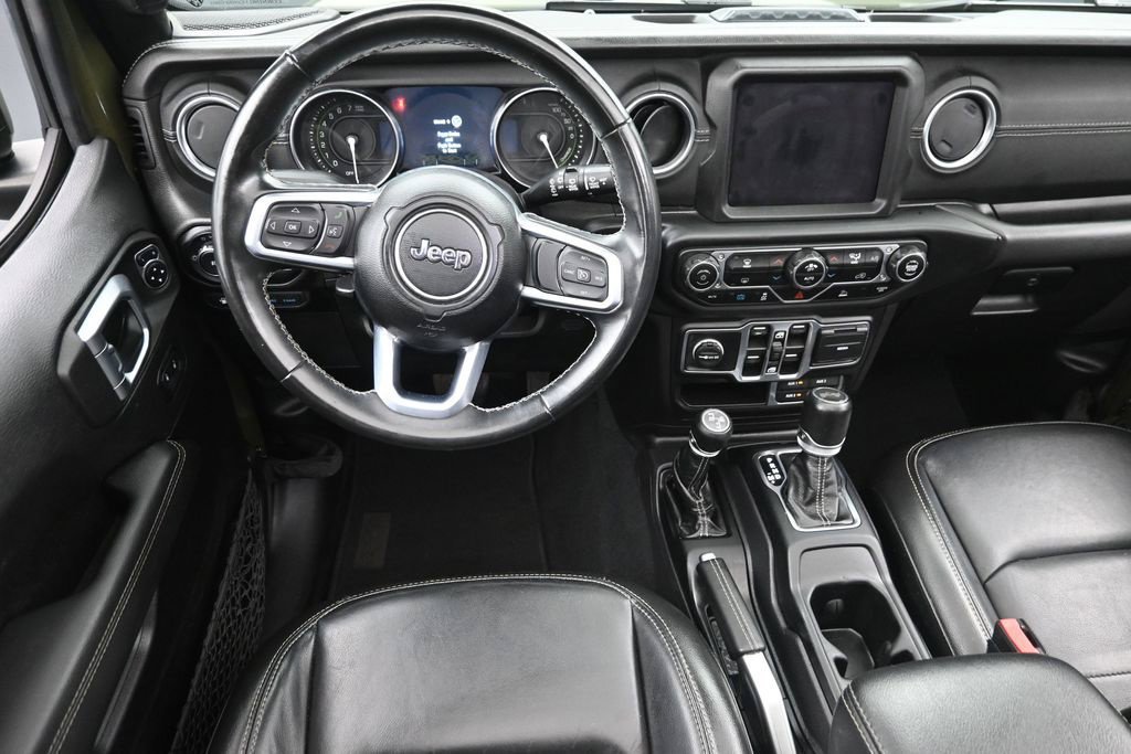 Used 2022 Jeep Wrangler Unlimited Sahara AWD/4WD image 14