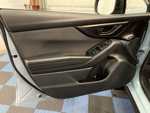 Used 2019 Subaru Crosstrek 2.0i Premium w/ Eyesight System image 11