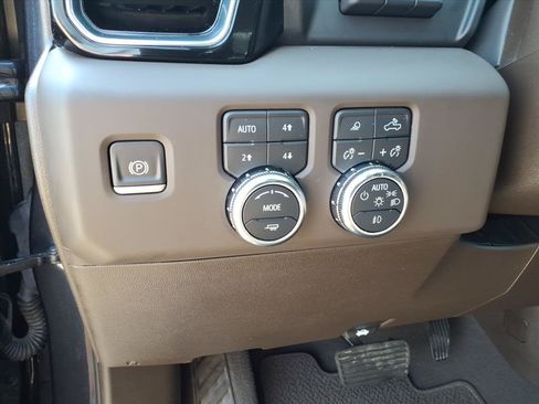 Used 2023 GMC Sierra 1500 Denali w/ Denali Reserve Package AWD/4WD image 14