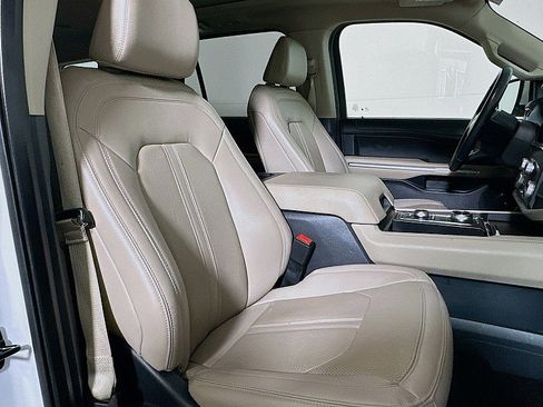 Used 2023 Ford Expedition Limited image 31