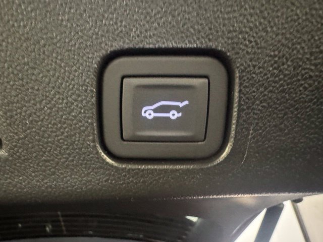 New 2027 Chevrolet Traverse RS w/ LPO, Floor Liner Package AWD/4WD image 32