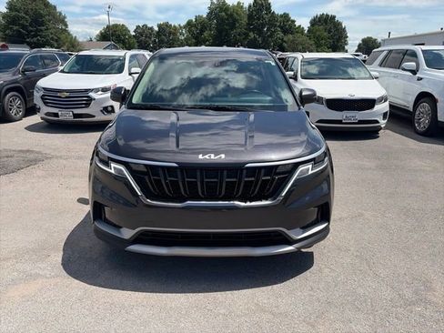 Used 2024 Kia Carnival LX FWD image 9