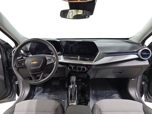 Used 2024 Chevrolet Trax LT image 9