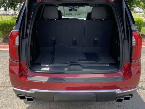 Used 2025 GMC Yukon Denali w/ Sun & Power Step Package AWD/4WD image 6