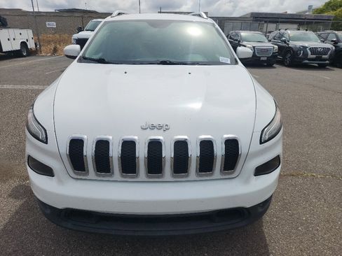 Used 2015 Jeep Cherokee Latitude FWD image 2