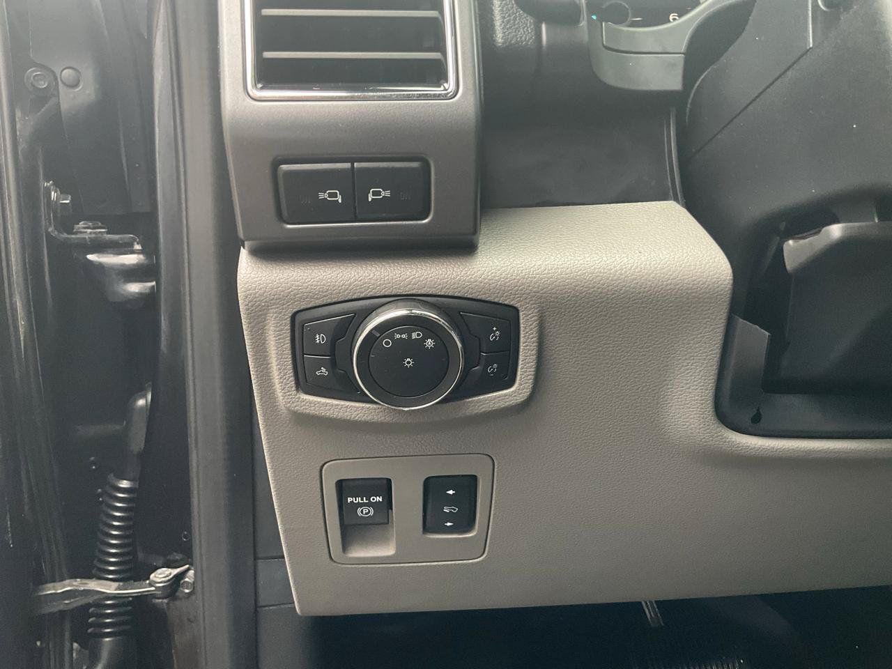 Used 2020 Ford F150 XLT w/ Equipment Group 302A Luxury AWD/4WD image 28