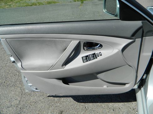 Used 2007 Toyota Camry Hybrid FWD image 22