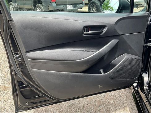 Used 2023 Toyota Corolla LE image 21