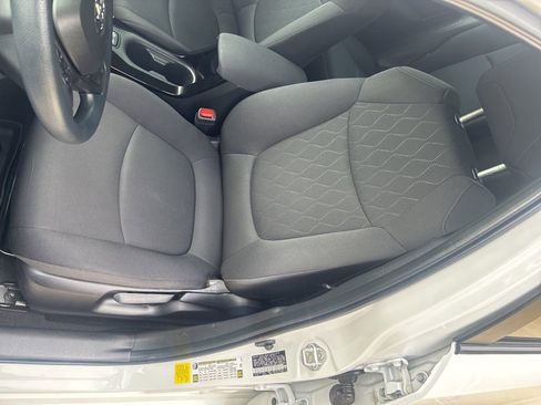 Used 2022 Toyota Corolla LE image 21