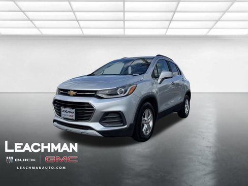 Used 2018 Chevrolet Trax LT w/ LT Convenience Package FWD image 9