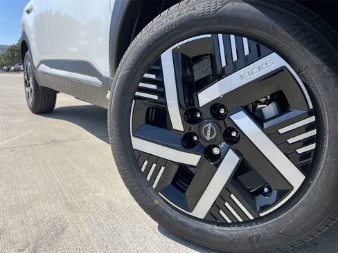 New 2026 Nissan Kicks SV w/ SV Premium Package image 7