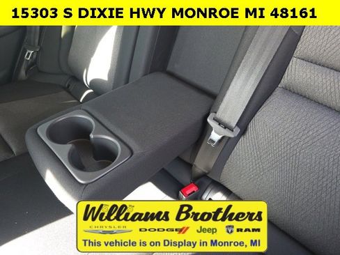 Used 2024 Nissan Rogue SV image 26