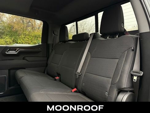 Used 2024 Chevrolet Silverado 1500 LT Trail Boss w/ Convenience Package II image 10