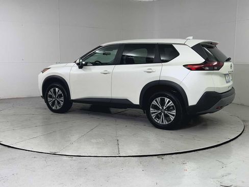 Used 2022 Nissan Rogue SV image 4