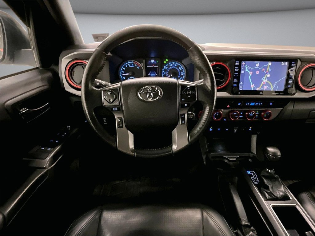 Used 2021 Toyota Tacoma TRD Sport w/ TRD Premium Sport Package AWD/4WD image 9