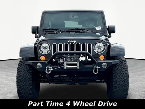 Used 2017 Jeep Wrangler Unlimited Sahara w/ Connectivity Group AWD/4WD image 2