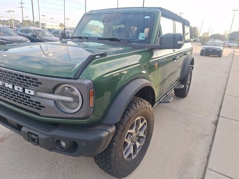 Used 2023 Ford Bronco Badlands image 4