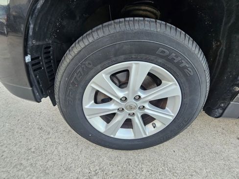 Used 2013 Toyota Highlander SE w/ Cold Weather Pkg image 22