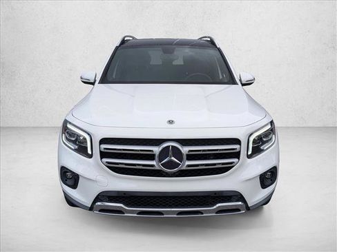 Used 2021 Mercedes-Benz GLB 250 w/ Premium Package image 2