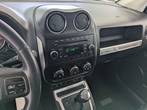 Used 2014 Jeep Compass Latitude image 12