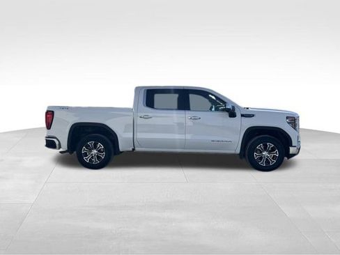 Used 2025 GMC Sierra 1500 SLT image 6