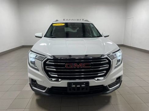 Used 2022 GMC Terrain SLT AWD/4WD image 2