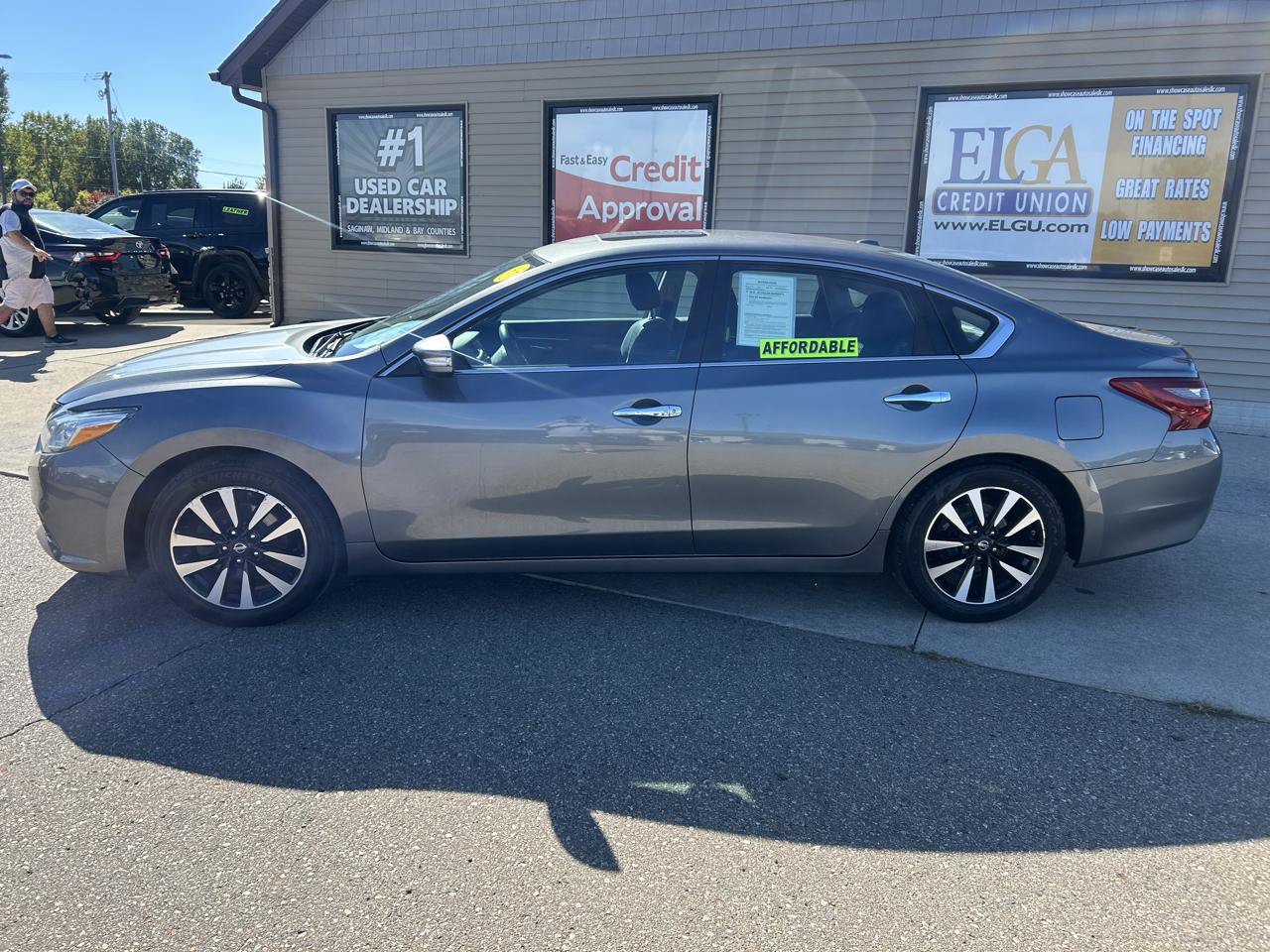 Used 2018 Nissan Altima 2.5 SV w/ 2.5 SV Technology Package FWD image 8