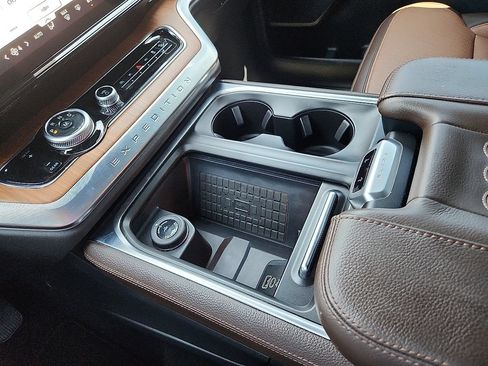 Used 2025 Ford Expedition King Ranch AWD/4WD image 11