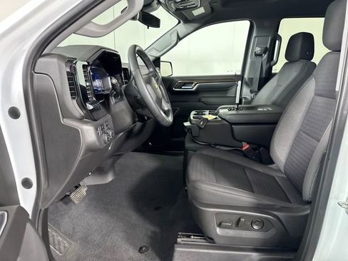 Used 2023 Chevrolet Silverado 1500 LT image 11