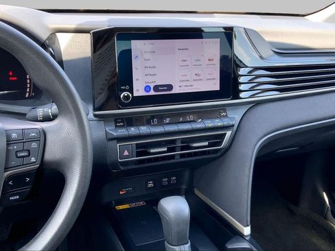 Used 2025 Toyota Camry LE FWD image 7