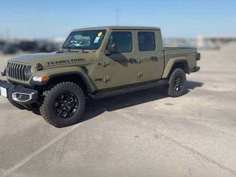 New 2025 Jeep Gladiator Sport image 1