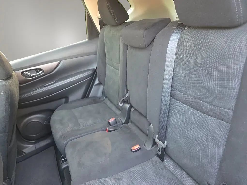 Used 2015 Nissan Rogue SV w/ SV Premium Package AWD/4WD image 38