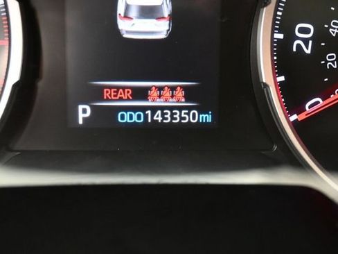 Used 2019 Toyota RAV4 XLE FWD image 18