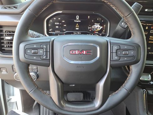 Used 2025 GMC Sierra 2500 AT4 AWD/4WD image 8