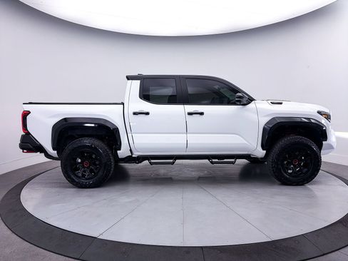 Used 2025 Toyota Tacoma TRD Pro AWD/4WD image 48