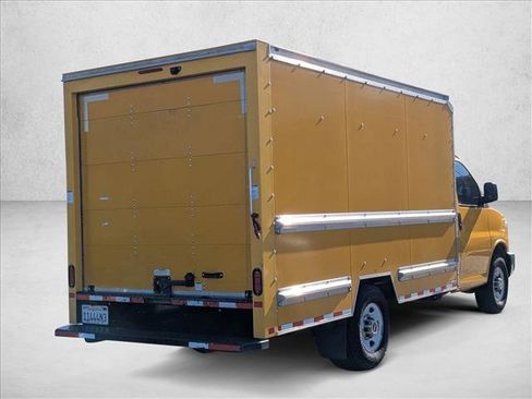 Used 2019 GMC Savana 3500 w/ Driver Convenience Package image 4