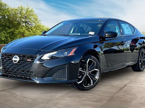 New 2026 Nissan Altima 2.5 SR FWD image 2