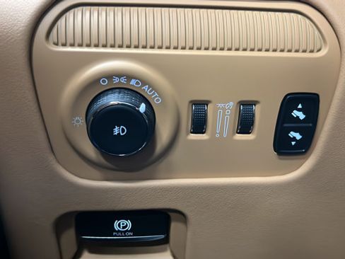 Used 2022 Jeep Grand Wagoneer Series III w/ Rear Seat Video Group 1 AWD/4WD image 38