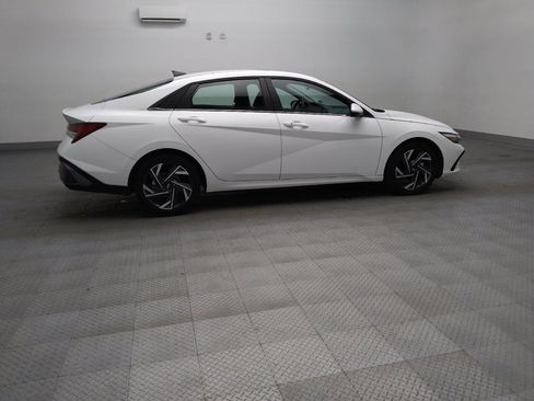Used 2025 Hyundai Elantra SEL FWD image 10