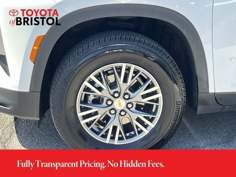 Used 2026 Chevrolet Traverse LT w/ Driver Confidence Package AWD/4WD image 11