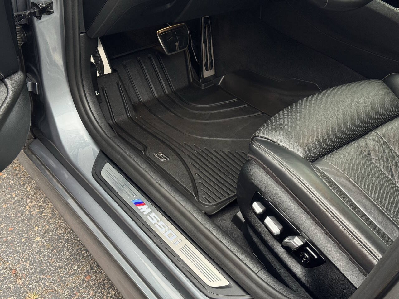 Used 2020 BMW M550i xDrive AWD/4WD image 13