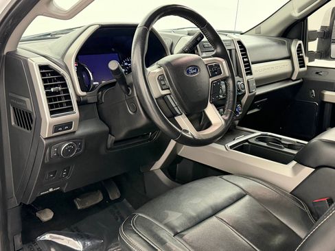 Used 2020 Ford F250 Lariat w/ Lariat Ultimate Package AWD/4WD image 3