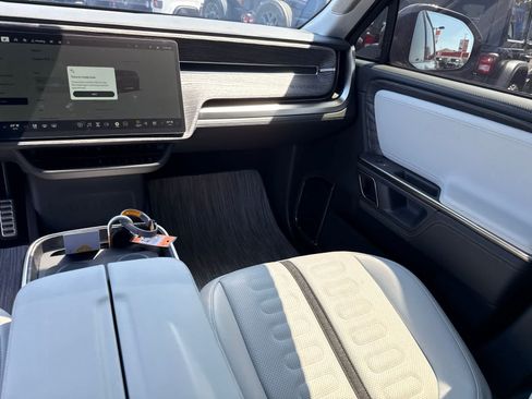 Used 2023 Rivian R1S Launch Edition AWD/4WD image 31