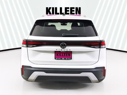 Used 2025 Volkswagen Tiguan S image 6