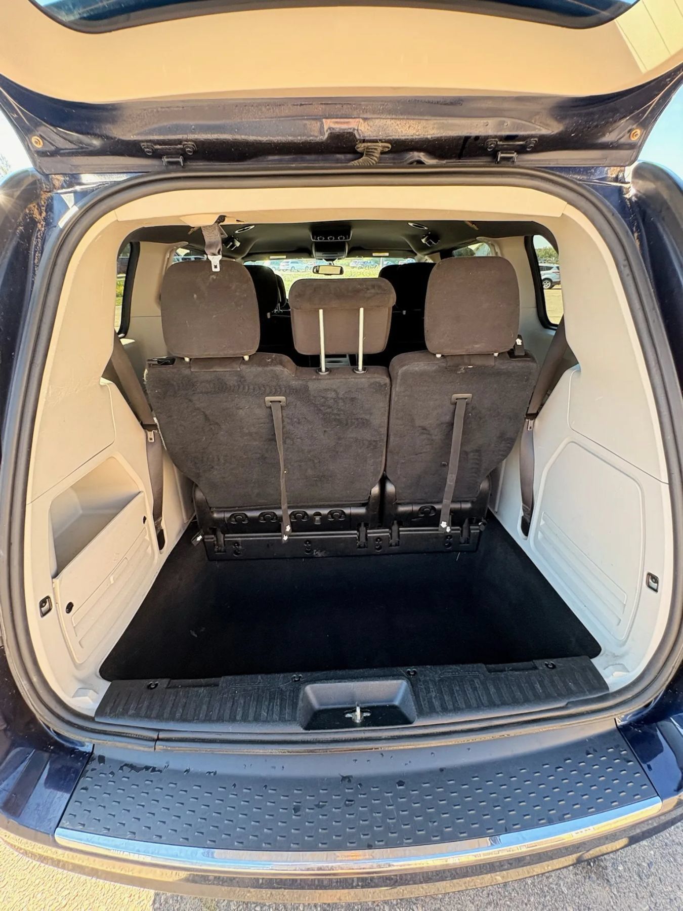 Used 2016 Dodge Grand Caravan SE FWD image 37
